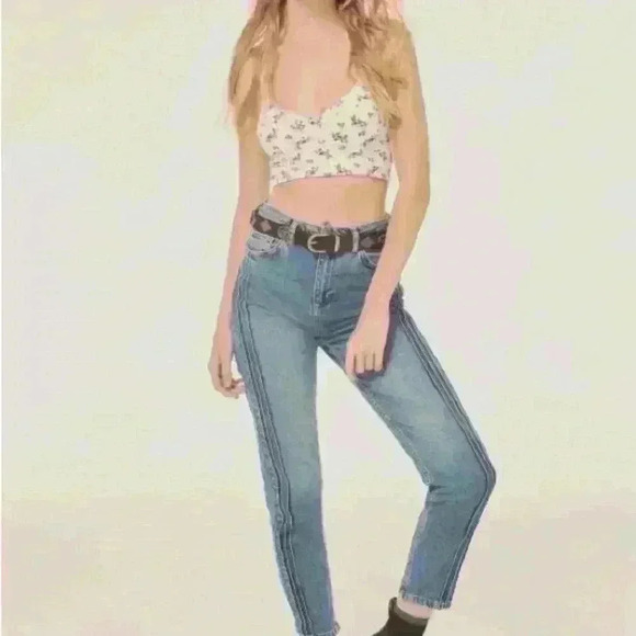BDG Urban Outfitters Pintuck Mom Jeans - Picture 2 of 11